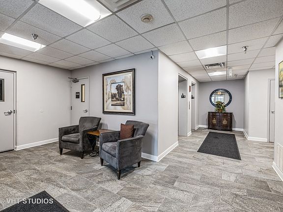 2nd image of 3303 S Grove Ave #205