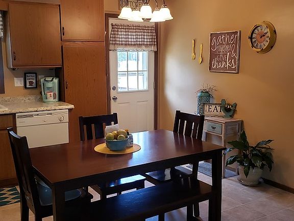 3rd image of 504 3rd St NW