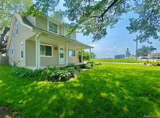 7271 Meldrum Rd, Fair Haven, MI 48023