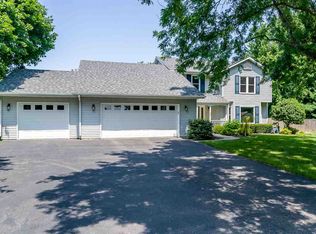 4962 E Lawnside Dr, Byron, IL 61010