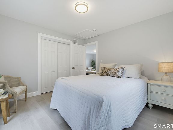 5th image of 11 Elmhurst Circle