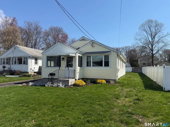 65 Roseville St, Fairfield, CT 06825
