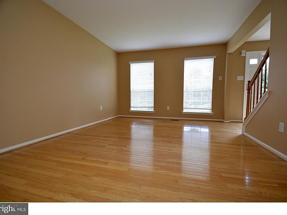 2nd image of 5010 Swan Dr