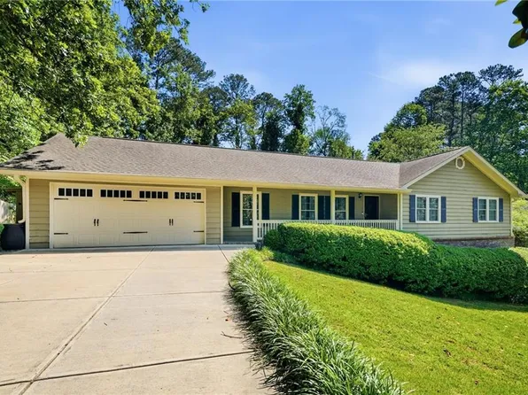 4512 Mountain Creek Dr NE, Roswell, GA 30075