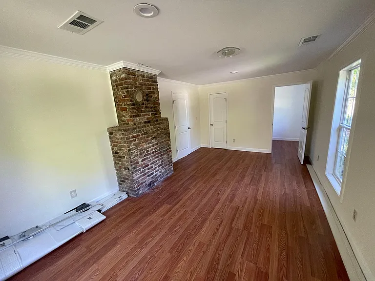 2110 Larchwood Rd SW — Photo 14