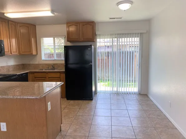 La Casa Elegante Apartments, 941 W Dakota Ave #117, Fresno, CA 93705