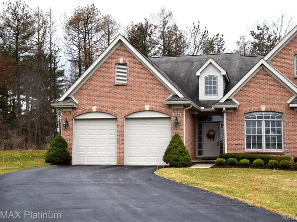 7548 Brookdale Ct, Brighton, MI 48116