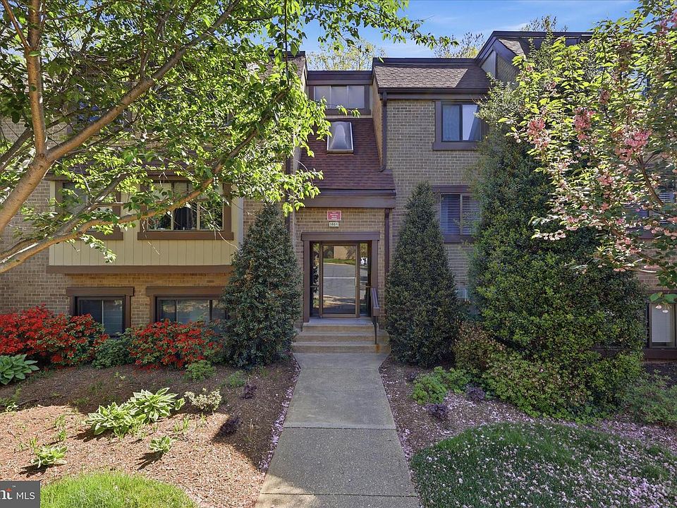 1st image of 1661 Parkcrest Cir