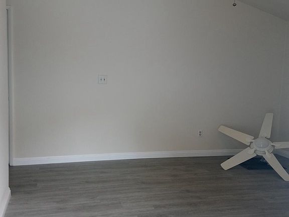 3rd image of 165 Maronde Way