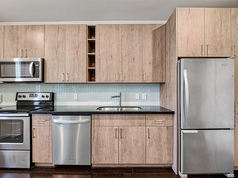 2401 Crawford St #B209 — Photo 16