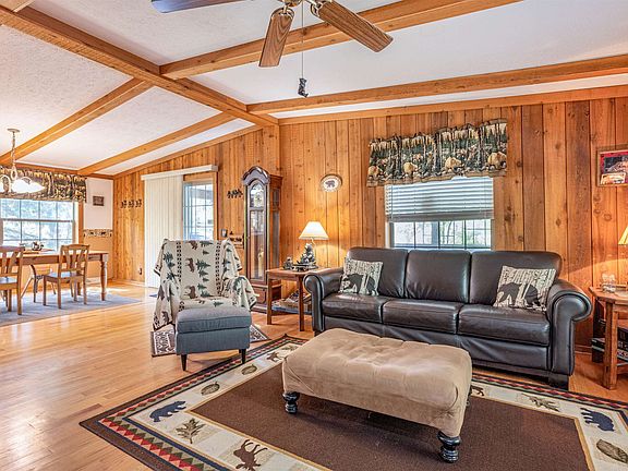 3rd image of 252 Dogwood Ln