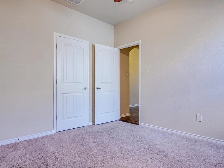 940 Lancashire Ln — Photo 21