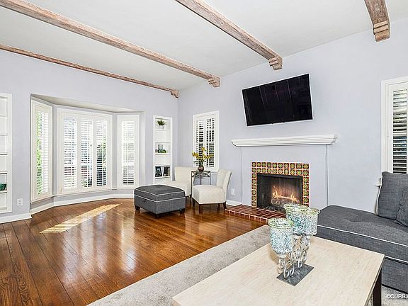 4th image of 3414 Whittier St