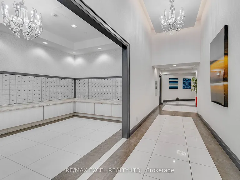 7161 Yonge St #625 — Photo 35