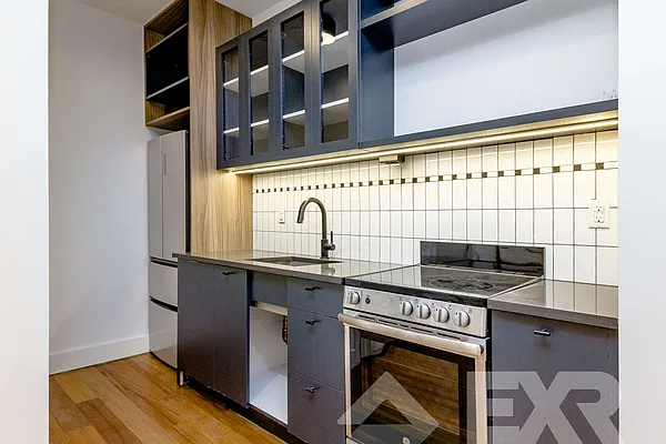 Rented by EXR | media 48