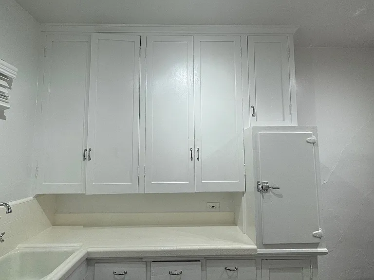 1949 N Vermont Ave #4 — Photo 13