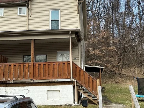 719 Stella St, Jeannette, PA 15644