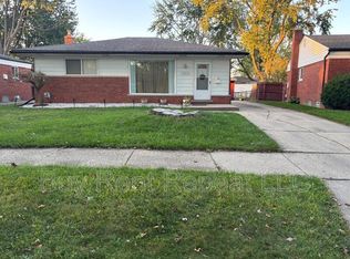 5309 Grovedale St, Roseville, MI 48066