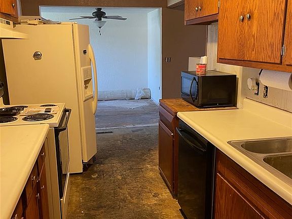 5th image of 504 Keller Dr
