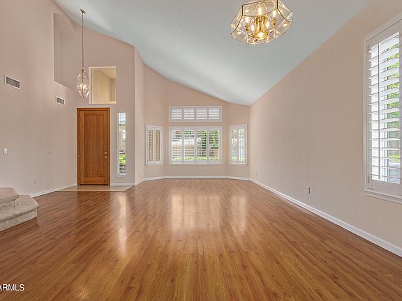 4th image of 882 W Aster Drive