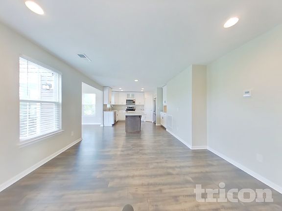 3rd image of 2618 Bluffton Ln
