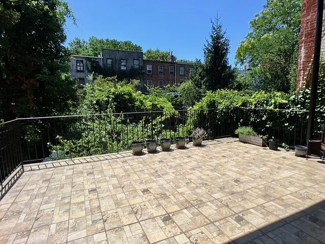 364 Pacific St #2 — Photo 8