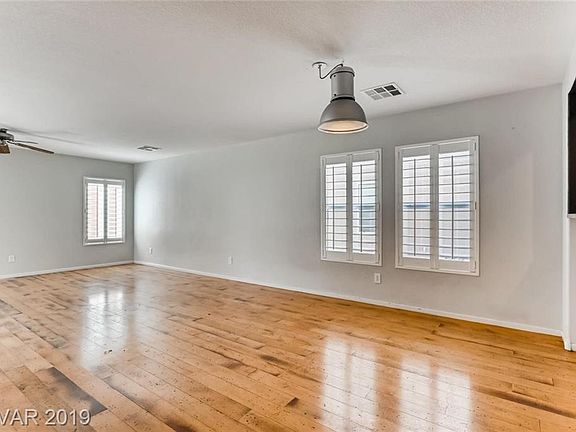4th image of 681 Haunts Walk Ave