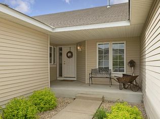 17415 Deerfield Dr SE, Prior Lake, MN 55372