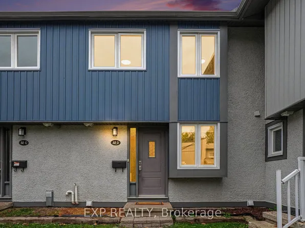 32 Benlea Dr #D, Ottawa, ON K2G 4A8
