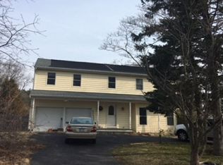 4 Cathy Ct, Nesconset, NY 11767