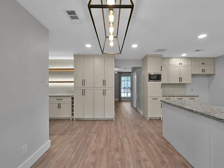 14 E Wandering Oak Dr — Photo 15
