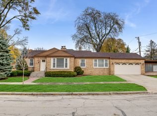 521 S Parkview Ave, Elmhurst, IL