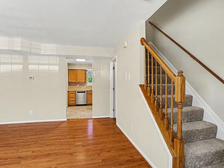 32 Tameron Pl — Photo 9