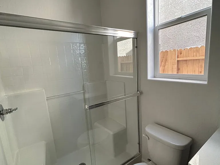 1021 W Payson Ave — Photo 6