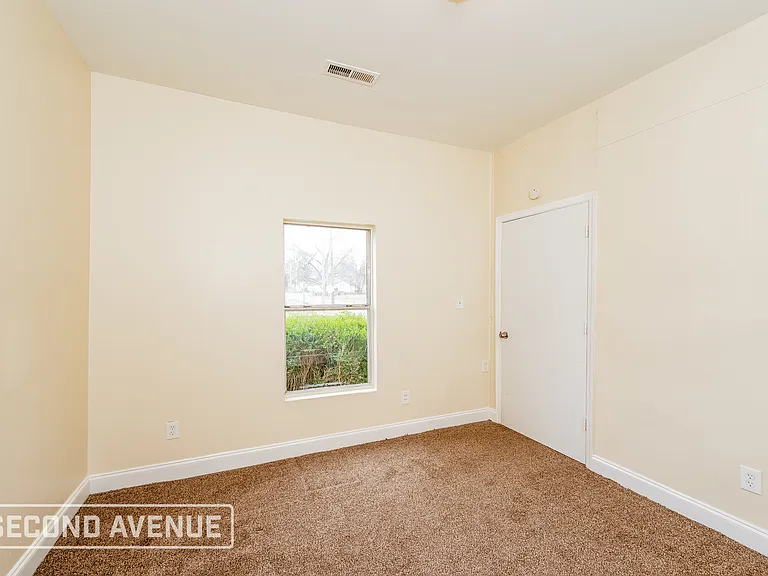 3201 Avenue E — Photo 7