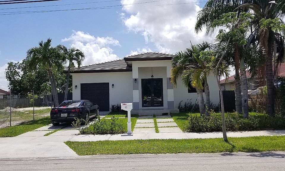 2nd image of 44 SW 34th Ave