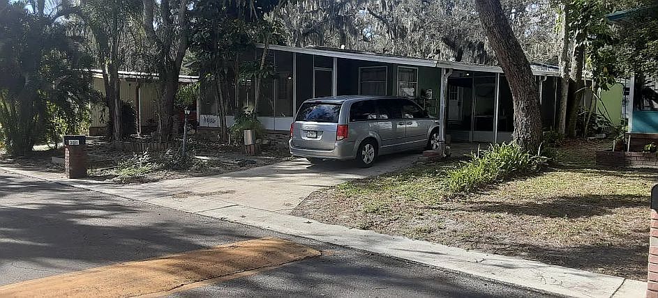 1st image of 3511 Woodcrest Dr