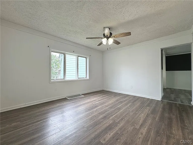 318 W Hoard St — Photo 8
