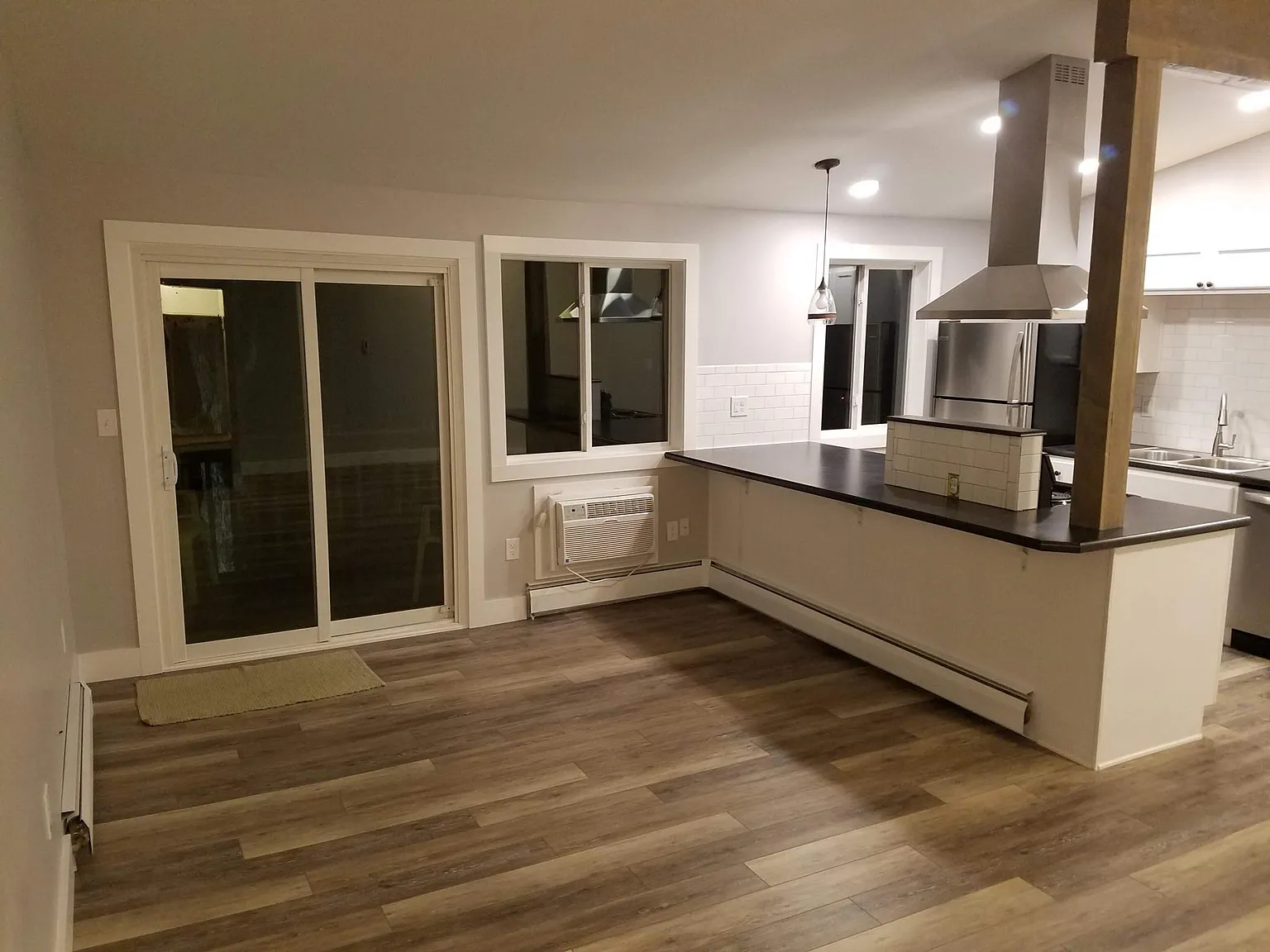 220 Main St — Photo 3