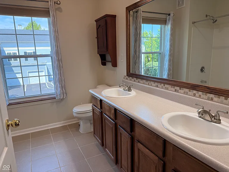 12820 University Cres #2C — Photo 15