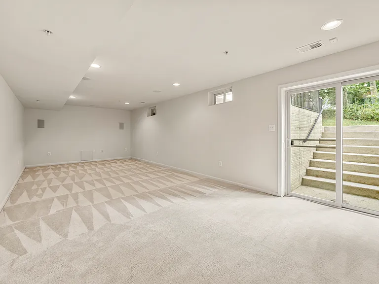 406 Bricker Dr — Photo 27