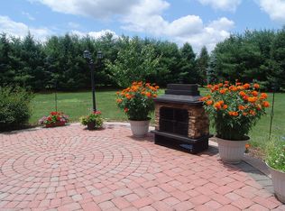 2 Michael Dr, Cream Ridge, NJ 08514