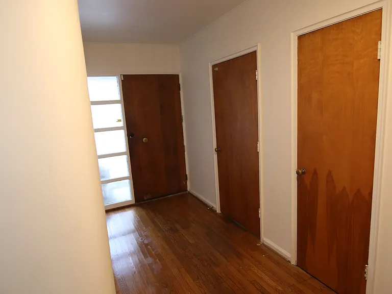 3191 E Broad St — Photo 40