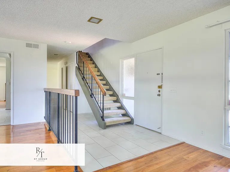 2352 Birch Log Way — Photo 4