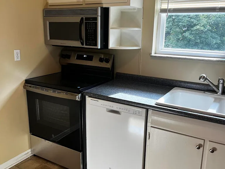 2708 Riedling Dr #3 — Photo 9