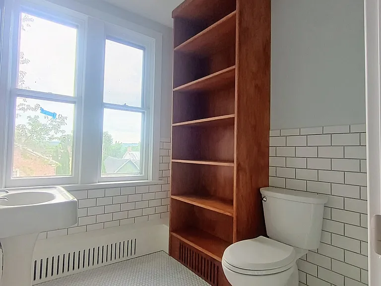 11 S Franklin St #3 — Photo 7