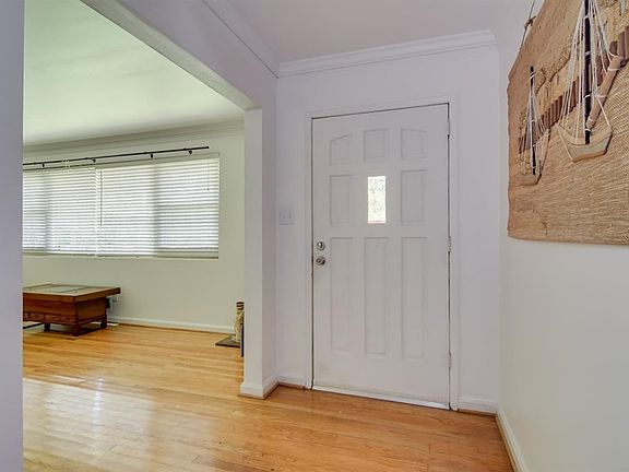 4th image of 421 Ashland Dr