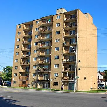 Building Photo - 575 University Ave W