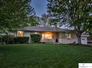 230 S 84th St, Omaha, NE 68114