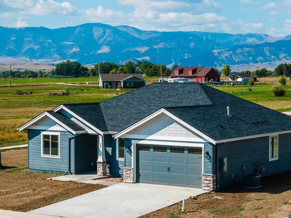 24 Sawtooth Ln, Ranchester, WY 82839